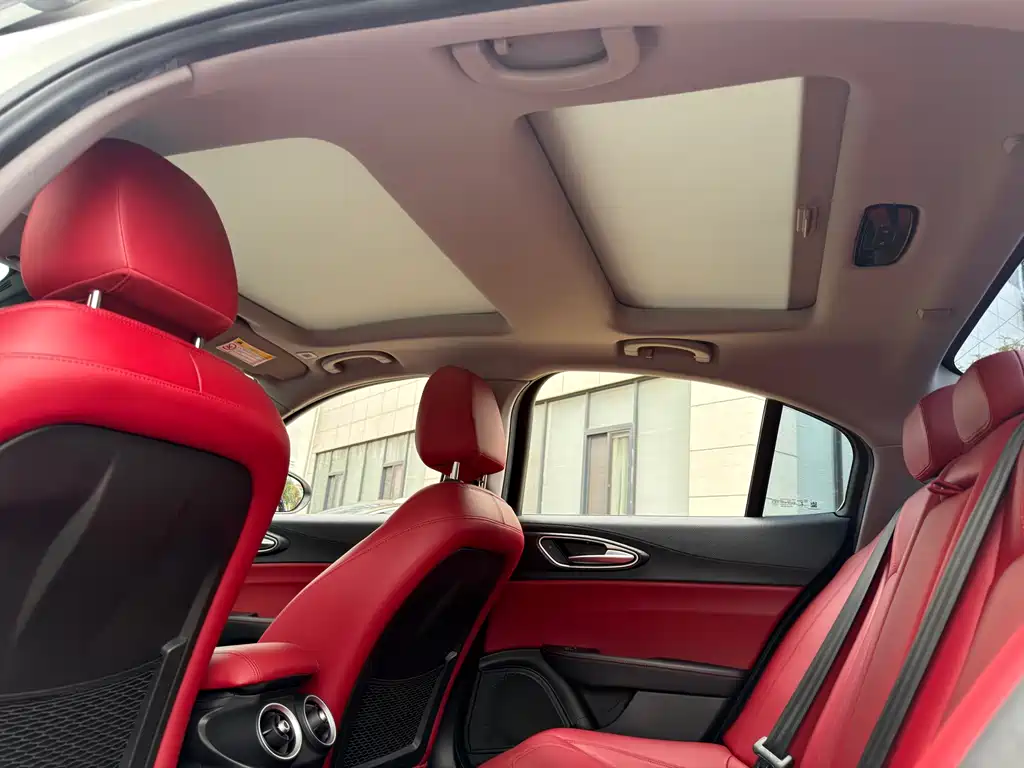 Alfa Romeo Giulia — миниатюра 15