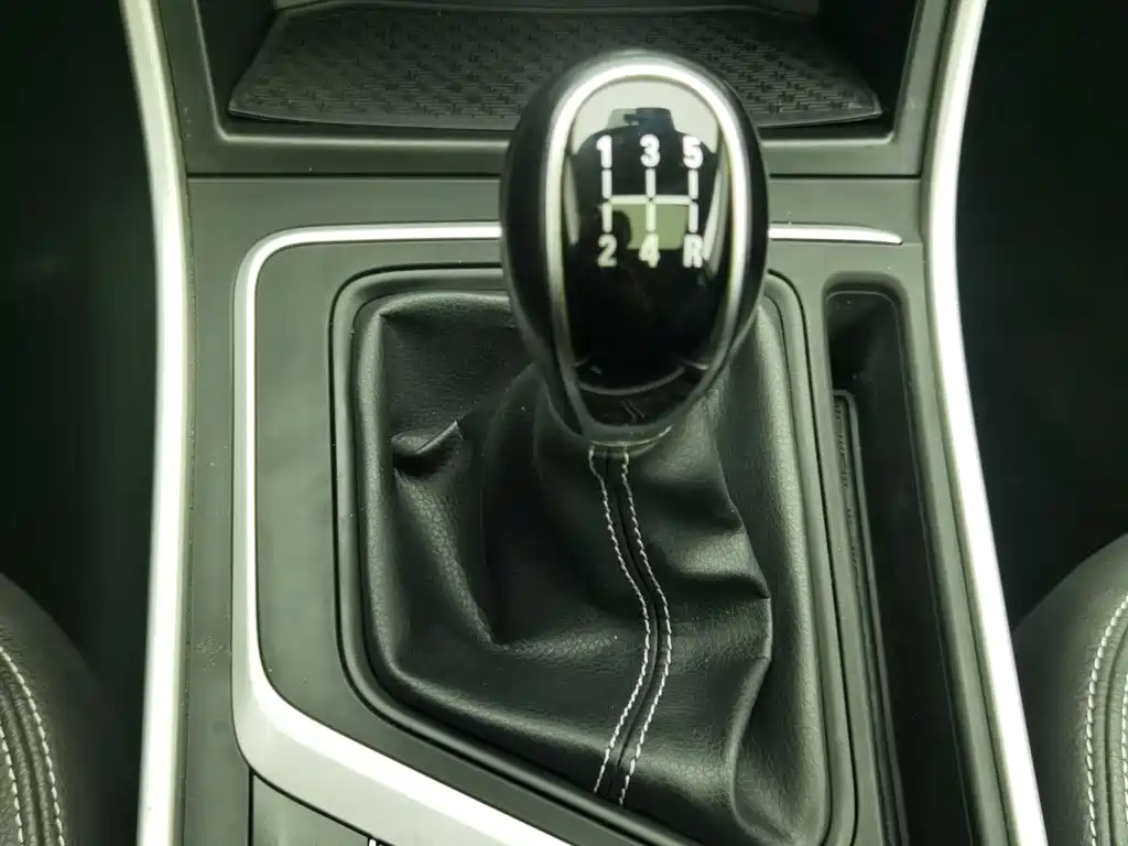 Geely Vision X6 — миниатюра 13
