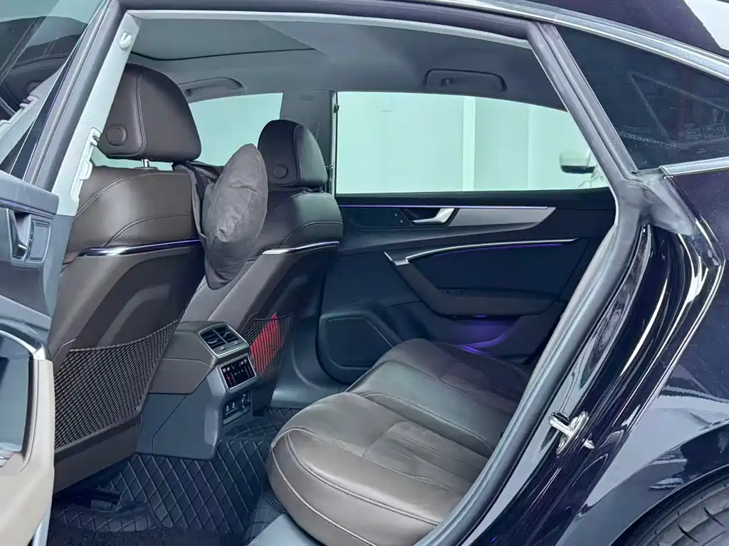 Audi A7L — миниатюра 13