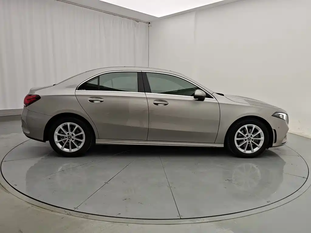 Mercedes-Benz A-Class — миниатюра 6