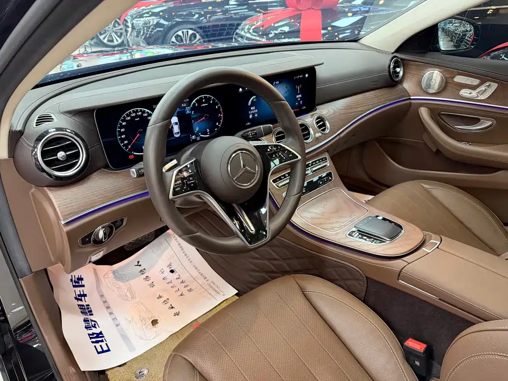 Mercedes-Benz E-Class — миниатюра 8