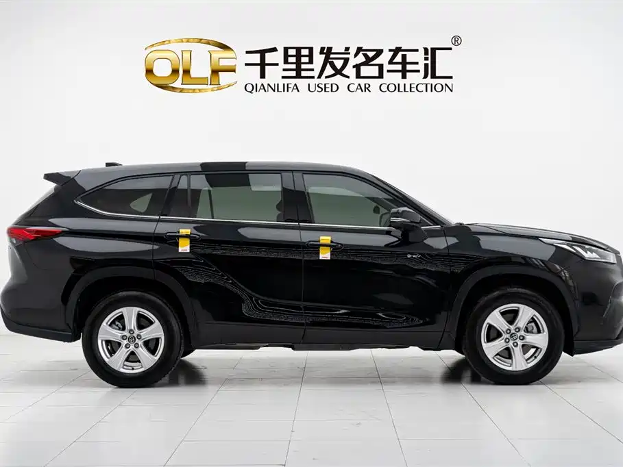 TOYOTA HIGHLANDER