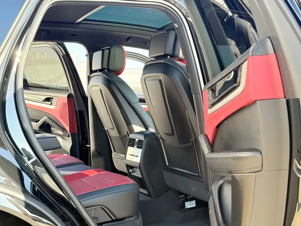 Porsche Cayenne — миниатюра 7