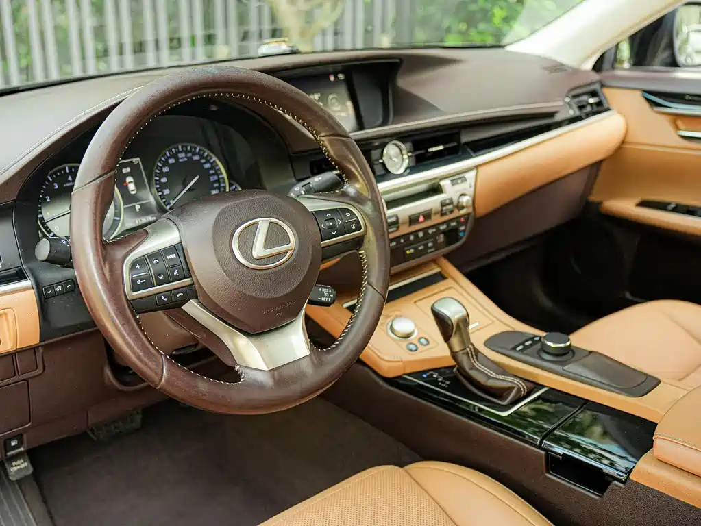 Lexus ES 2015 200 Elite