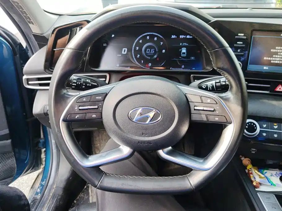 Hyundai Elantra — миниатюра 15
