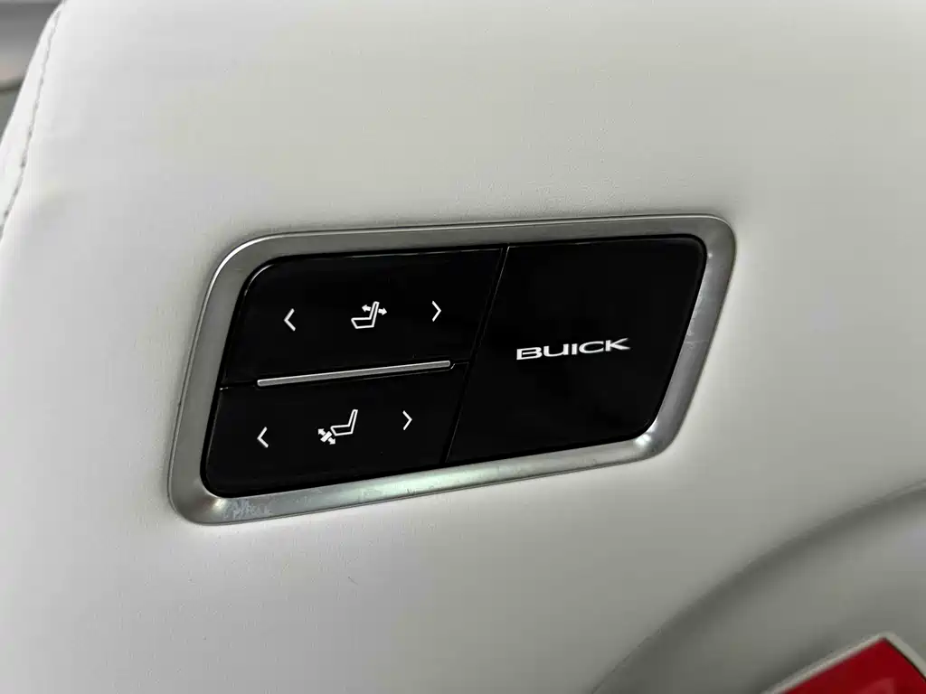 Buick GL8 Hybrid — миниатюра 24