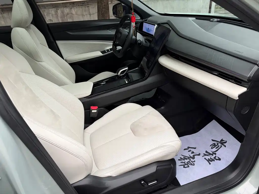 Geely Boyue L — миниатюра 6