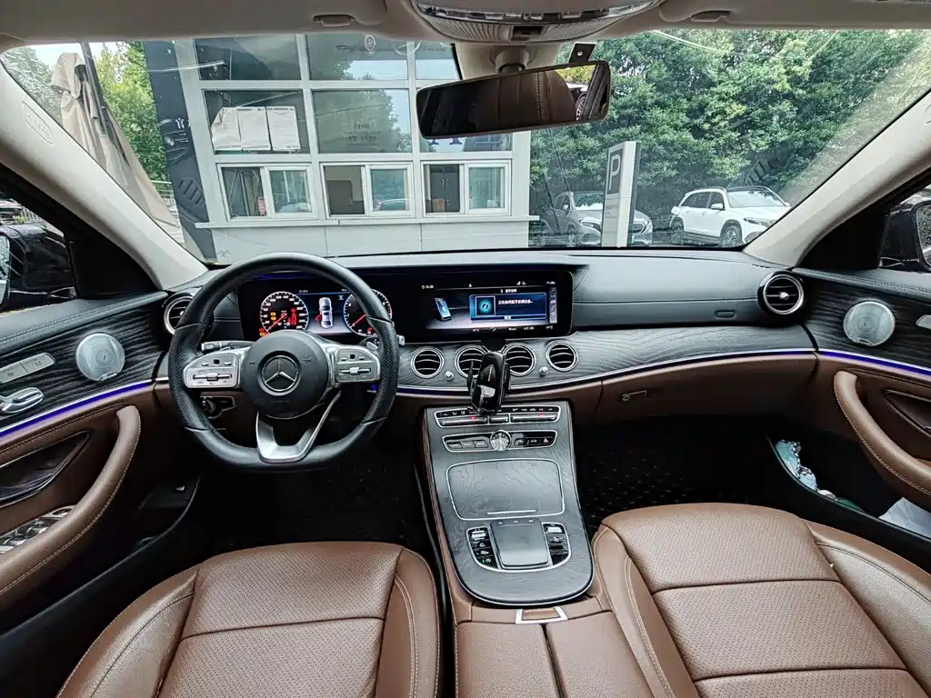 Mercedes-Benz E-Class — миниатюра 16