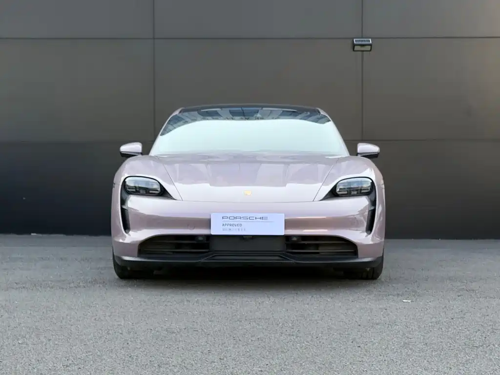 Porsche Taycan — миниатюра 3