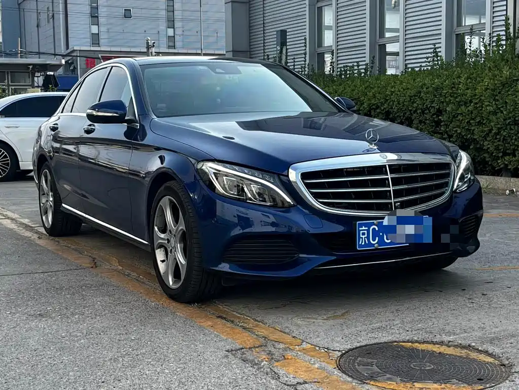 Mercedes-Benz C-Class — миниатюра 3