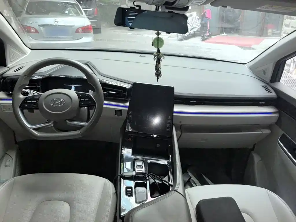 Hyundai Custo — миниатюра 5