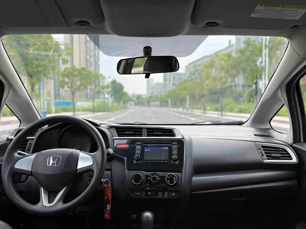 Honda Fit — миниатюра 7