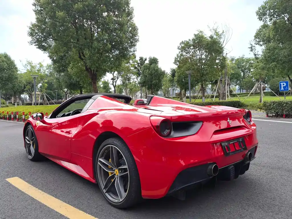 Ferrari 488 — миниатюра 3