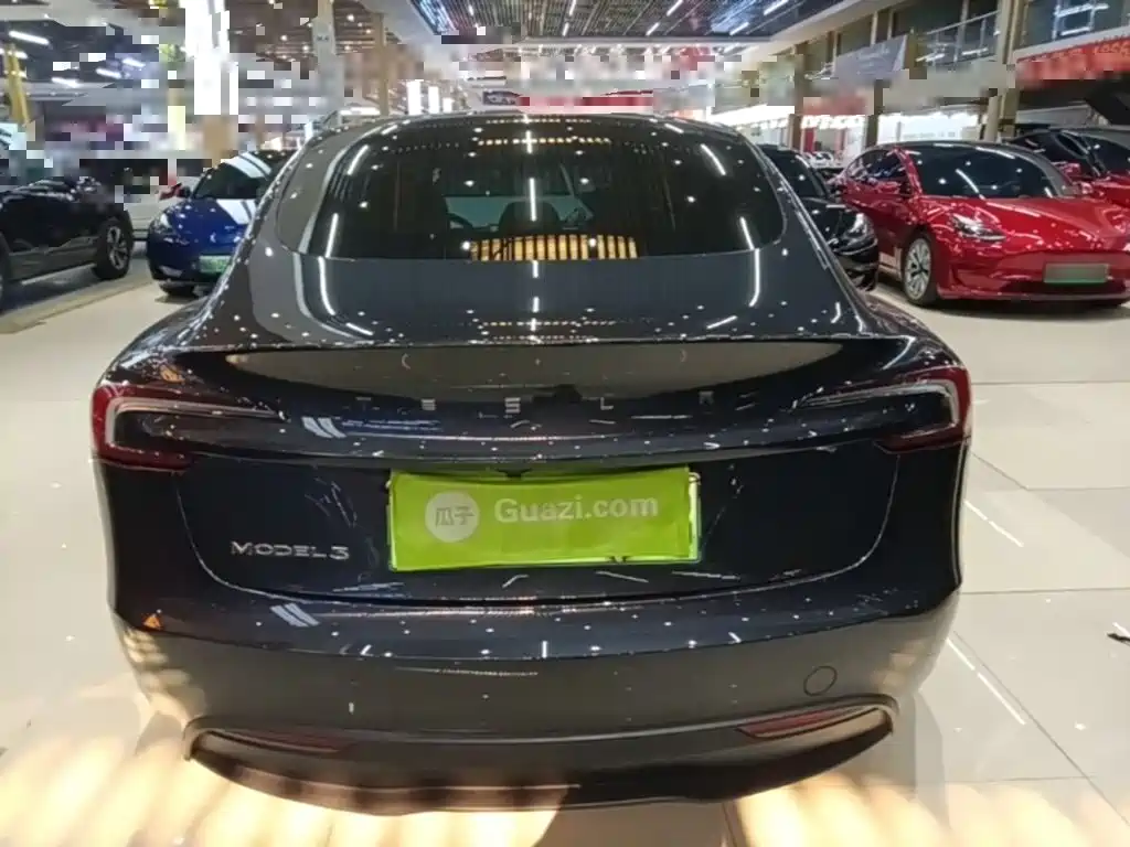 Tesla Model 3 — миниатюра 6