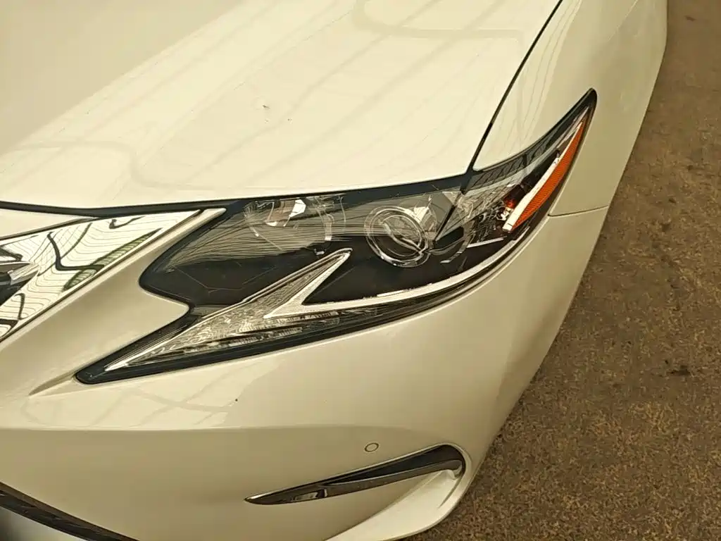Lexus ES — миниатюра 15