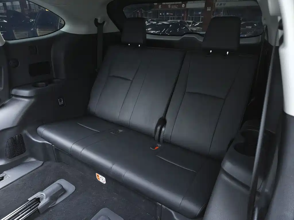 Toyota Highlander — миниатюра 10