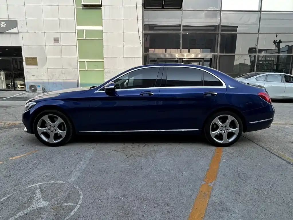 Mercedes-Benz C-Class — миниатюра 7