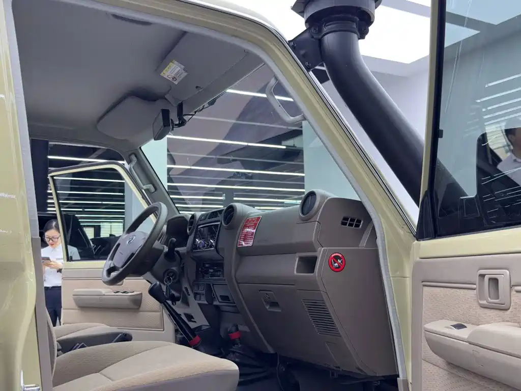 Toyota Land Cruiser — миниатюра 10