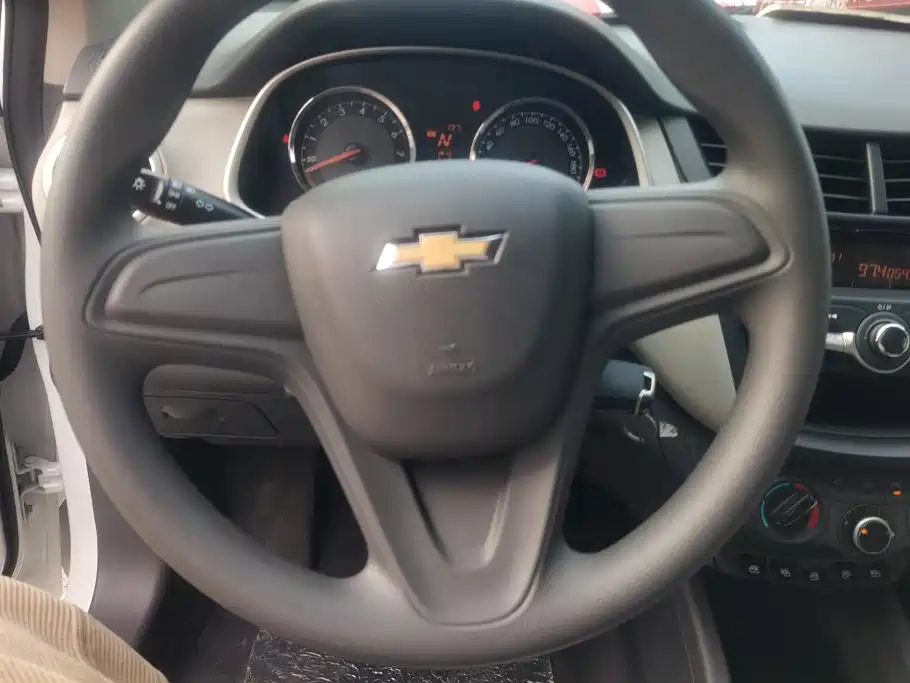 Chevrolet Sail — миниатюра 15