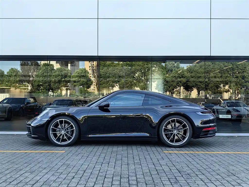 Porsche 911 2023 Carrera 3.0T