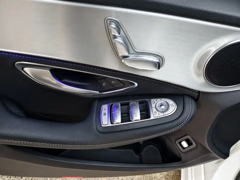 Mercedes-Benz C-Class — миниатюра 10