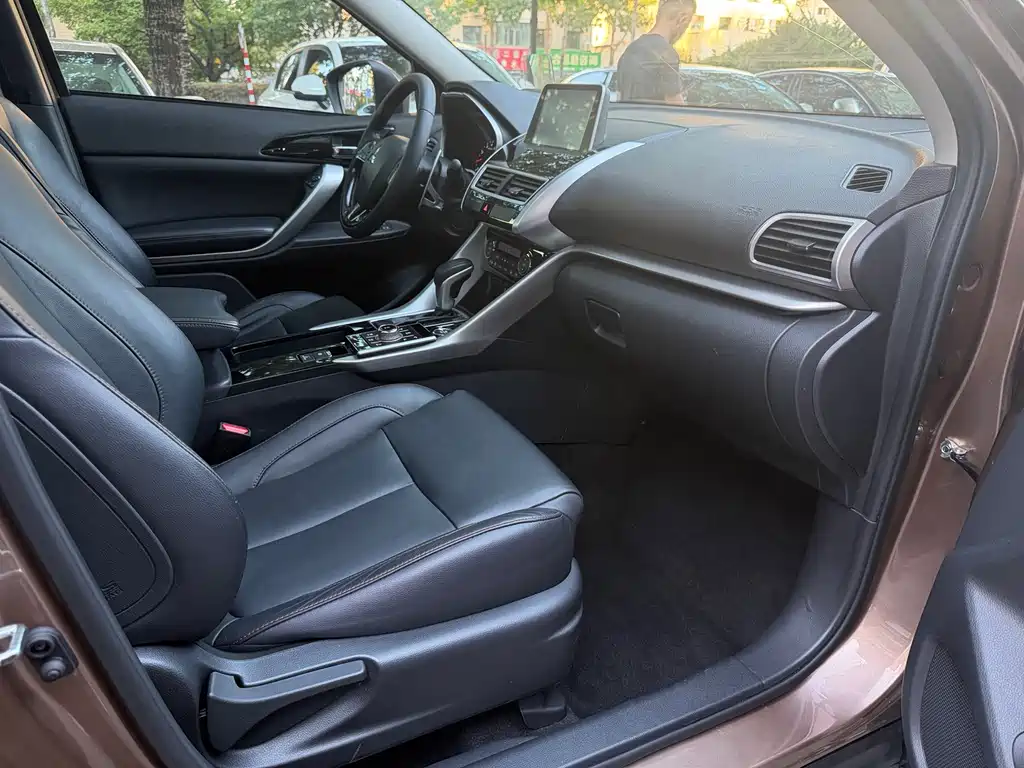 Mitsubishi Eclipse Cross — миниатюра 7