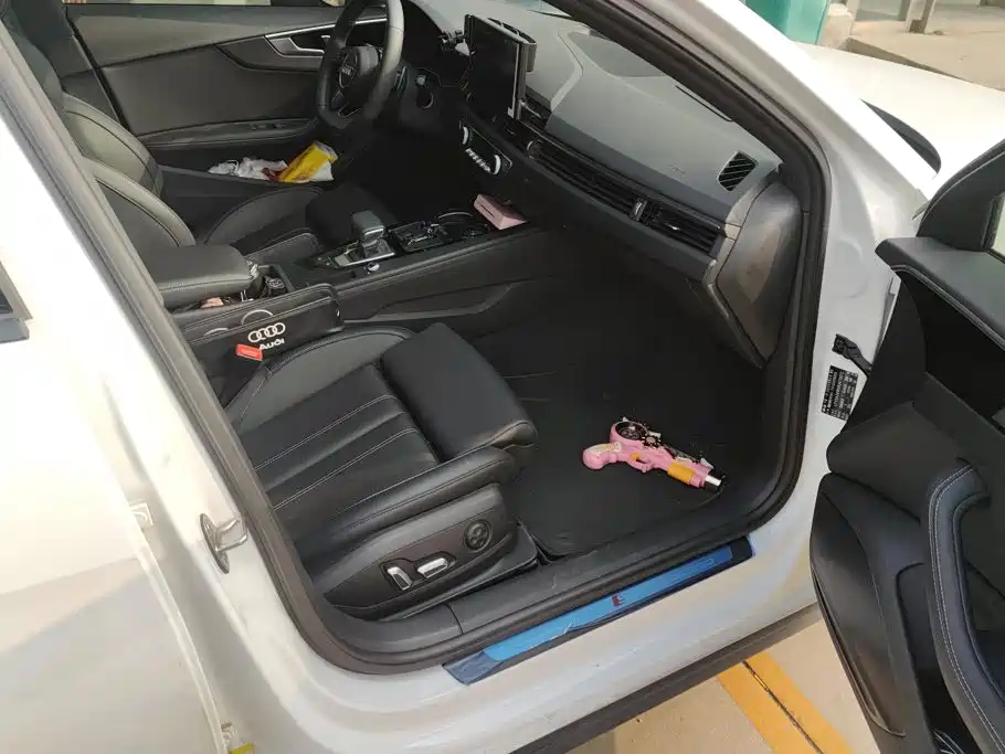 Audi A4L — миниатюра 8