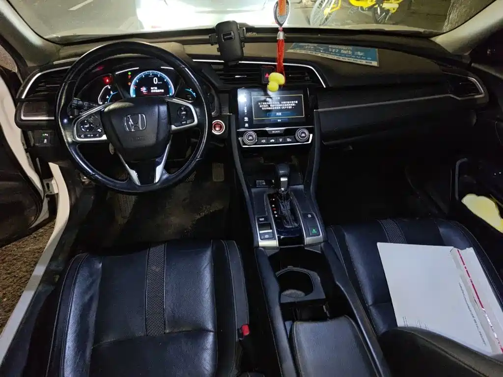 Honda Civic — миниатюра 10
