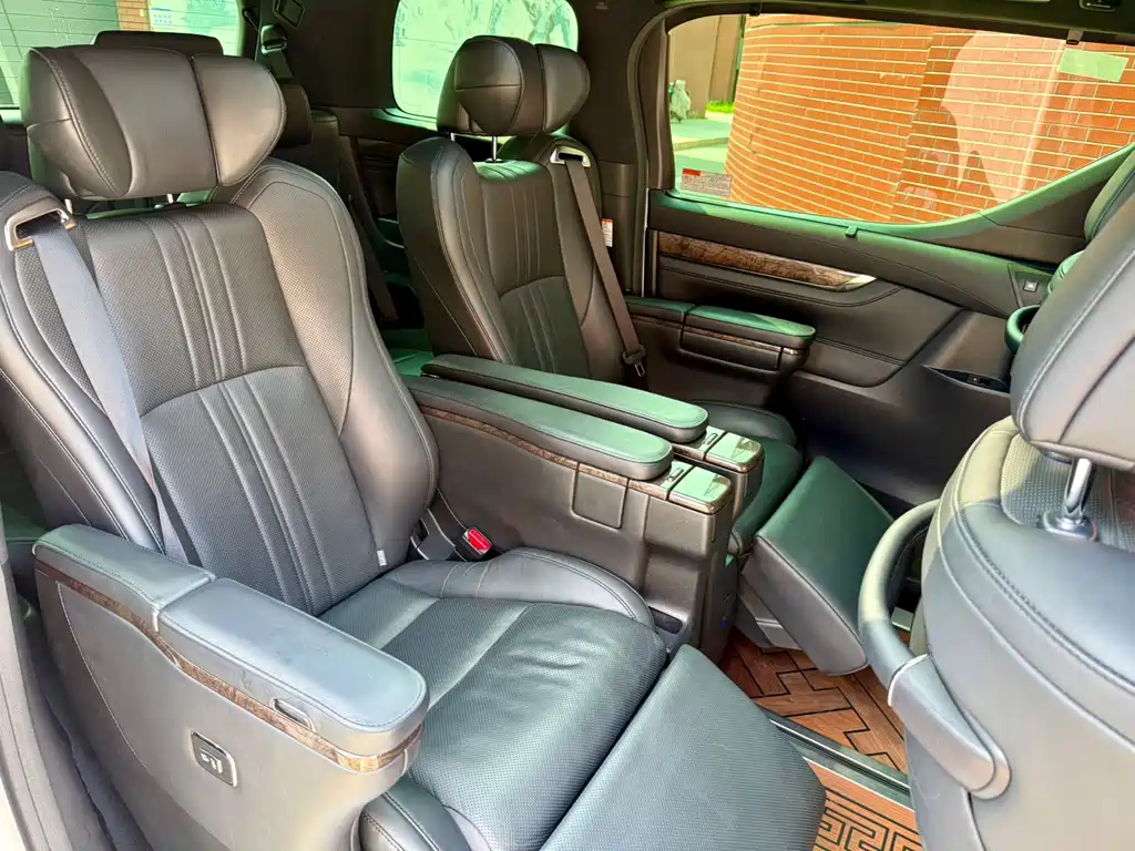 Toyota Vellfire — фотографии объявления, Фото 12