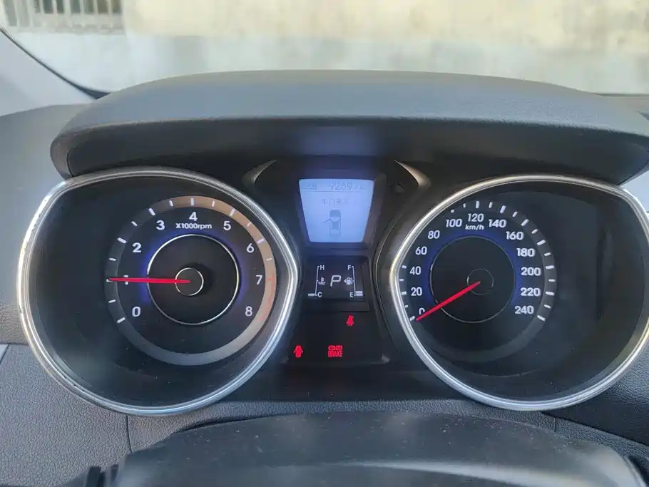 Hyundai Elantra Langdong — миниатюра 14