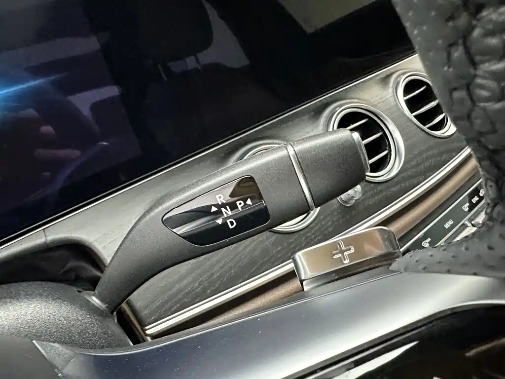 Mercedes-Benz E-Class — миниатюра 16