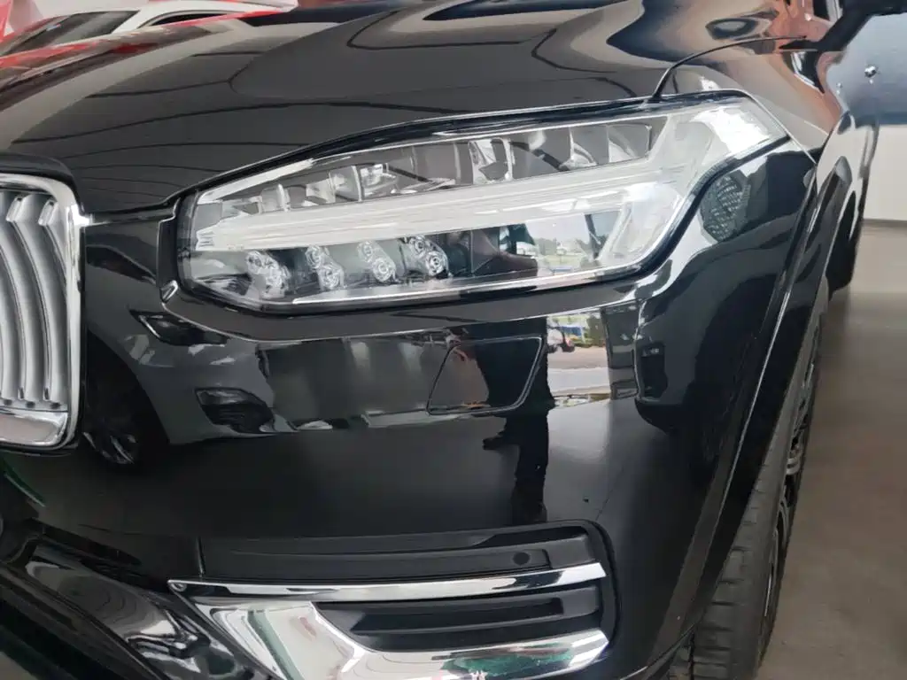 Volvo XC90 — миниатюра 24