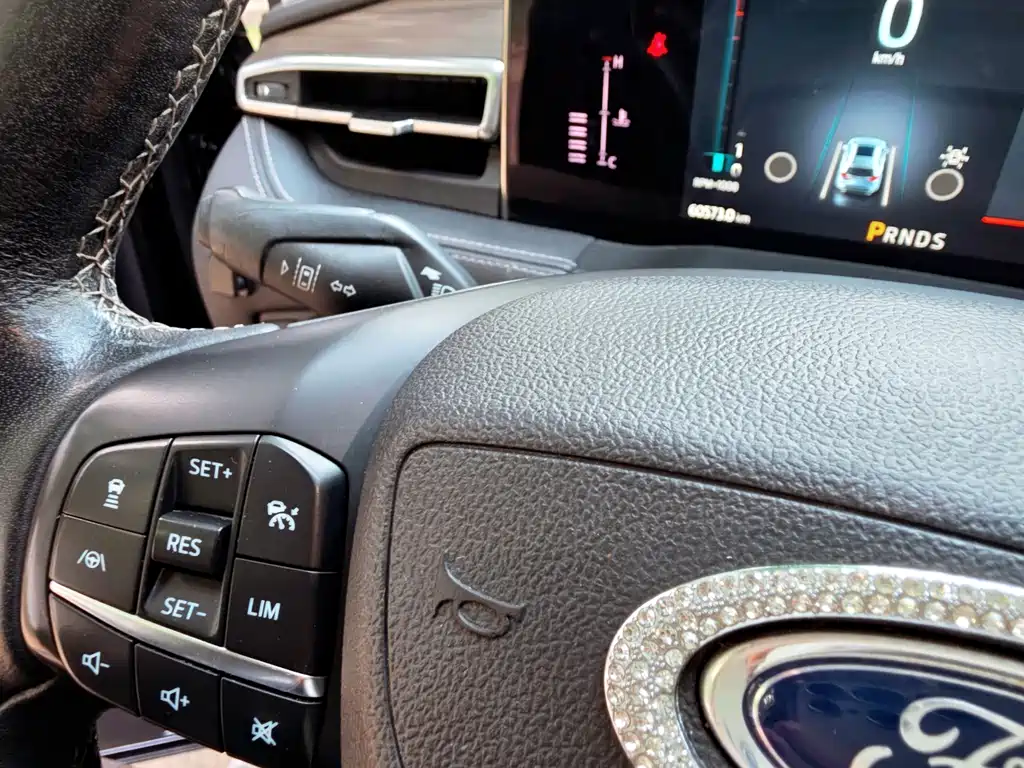 Ford Edge — миниатюра 10
