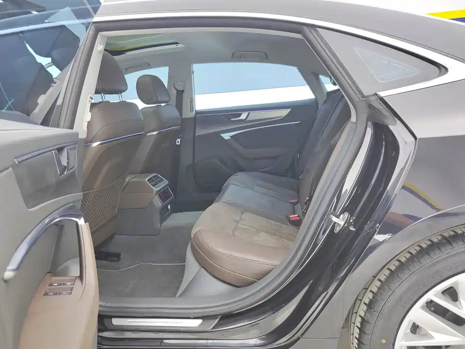 Audi A7L — миниатюра 11