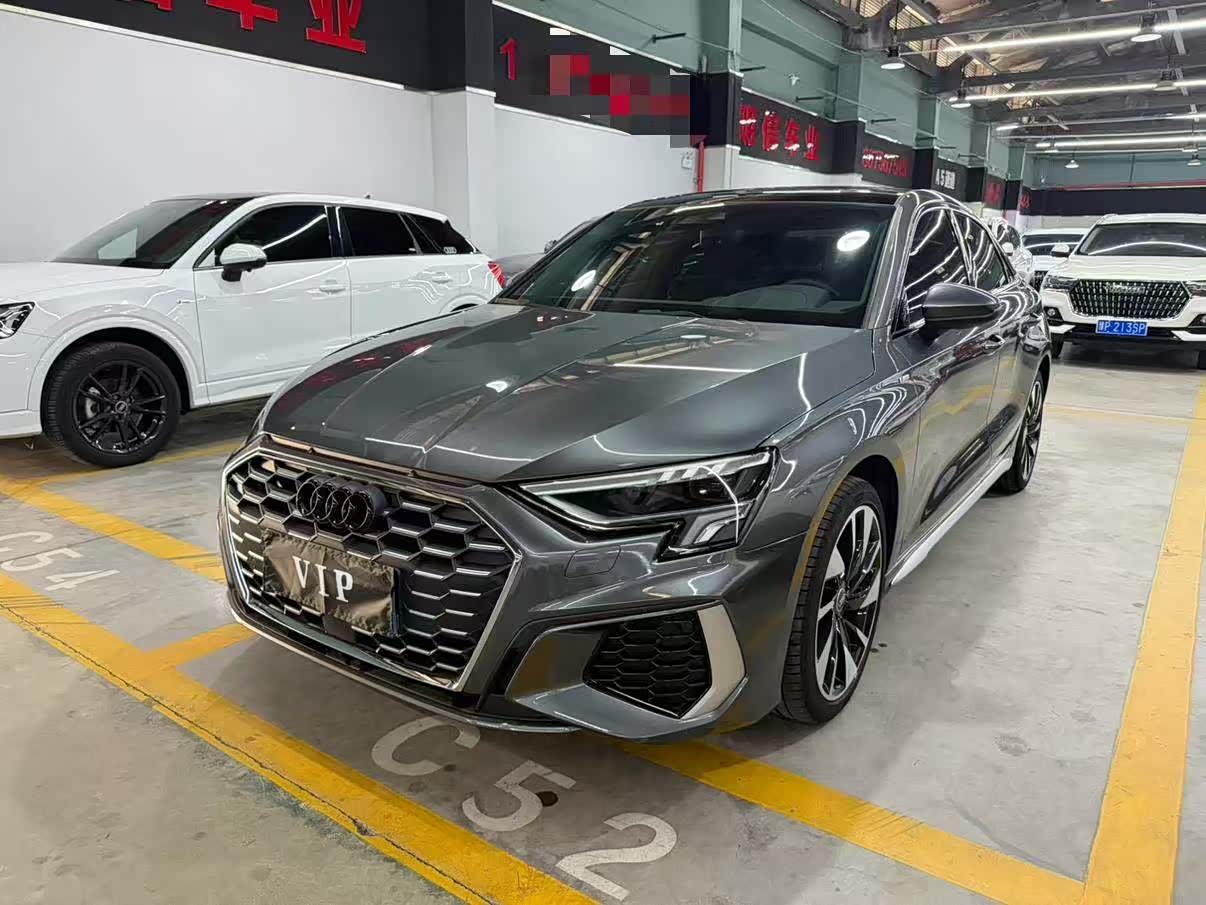 Audi A3 1.4 л 2023 г. Серебристо-серый, пробег 6000 км