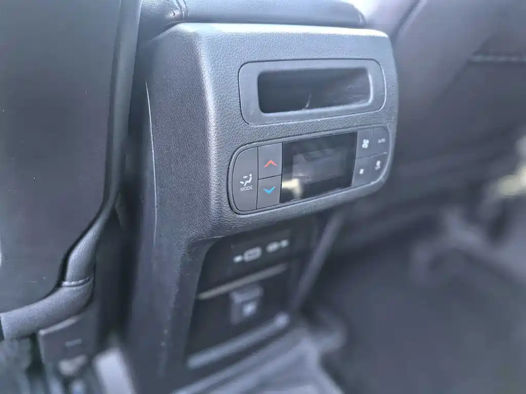 Jeep Grand Commander — миниатюра 18