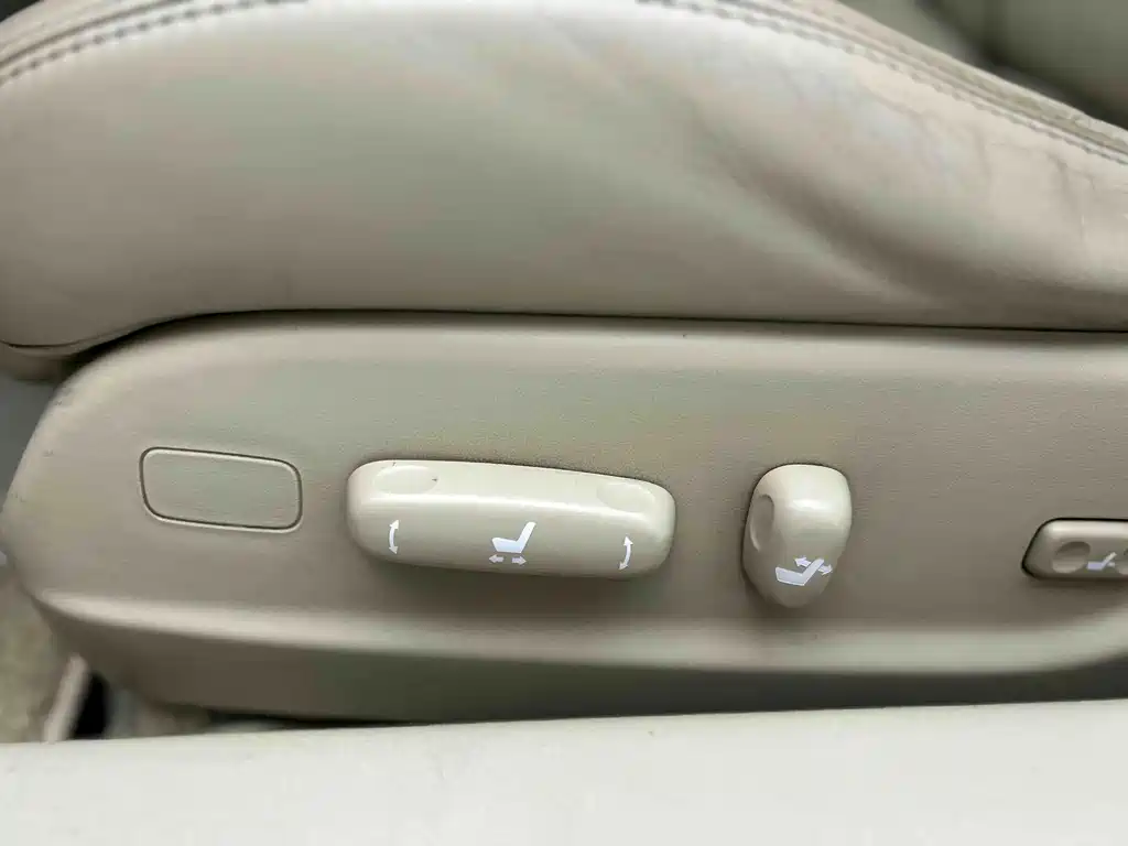 Toyota Reiz — миниатюра 14