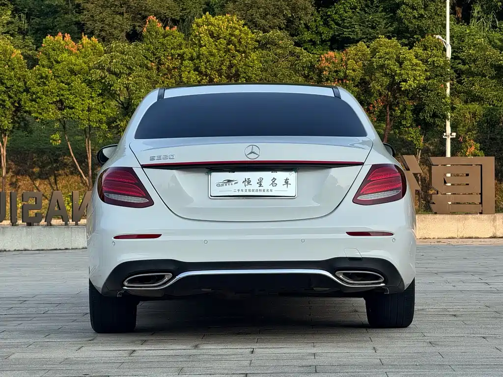 Mercedes-Benz E-Class — миниатюра 9