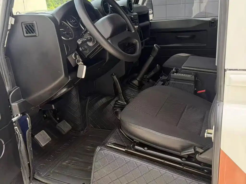 Land Rover  - фото 9