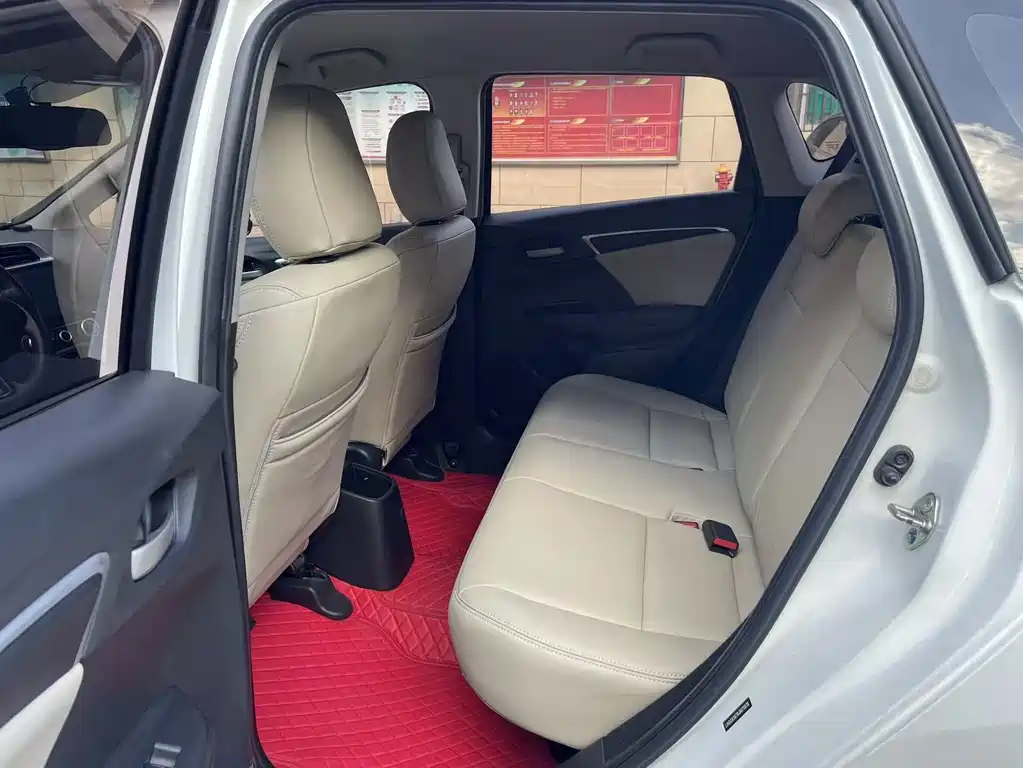 Honda Fit — миниатюра 12