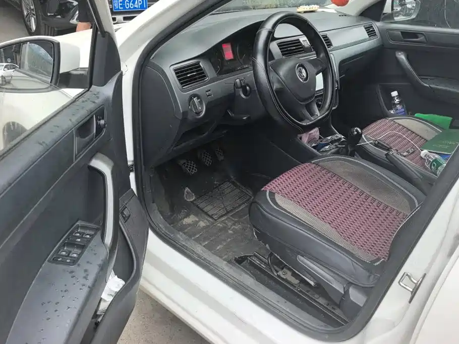 Volkswagen Santana — миниатюра 9