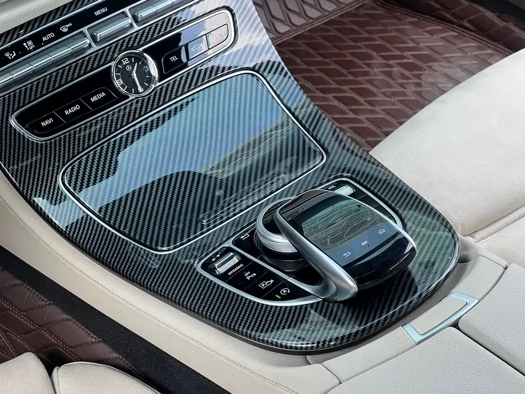 Mercedes-Benz E-Class — миниатюра 17