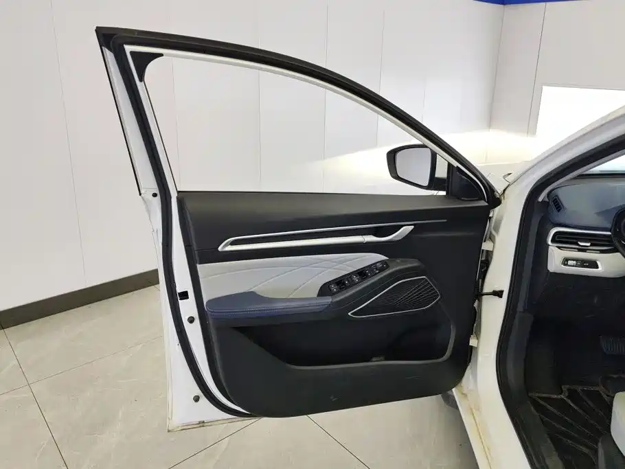 Geely Emgrand — миниатюра 7