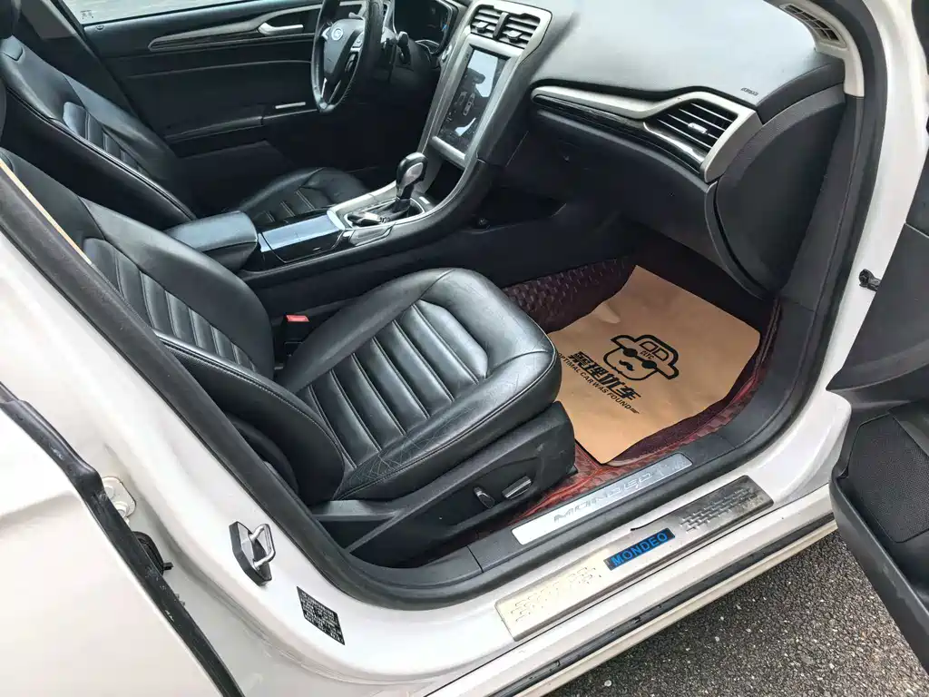 Ford Mondeo — миниатюра 7