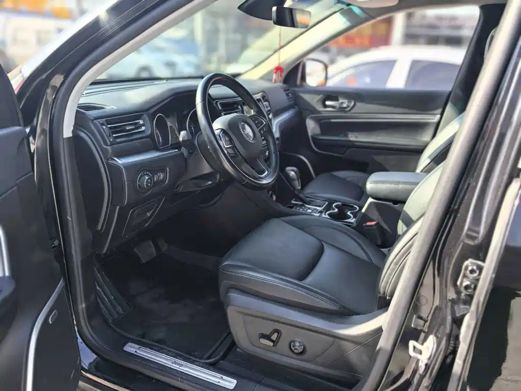 Jeep Grand Commander — миниатюра 9