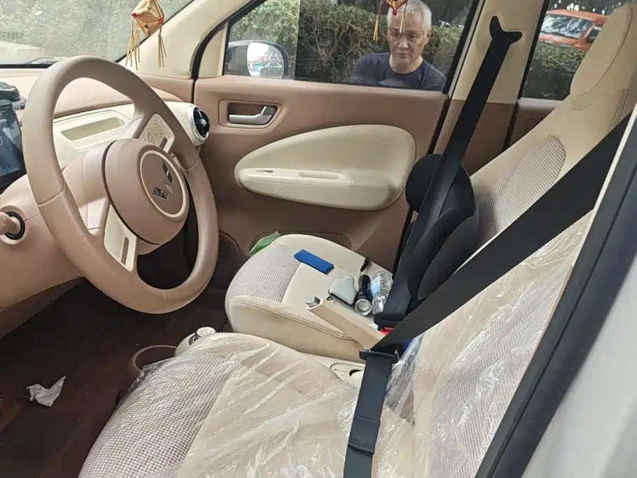 Wuling MINIEV — миниатюра 9