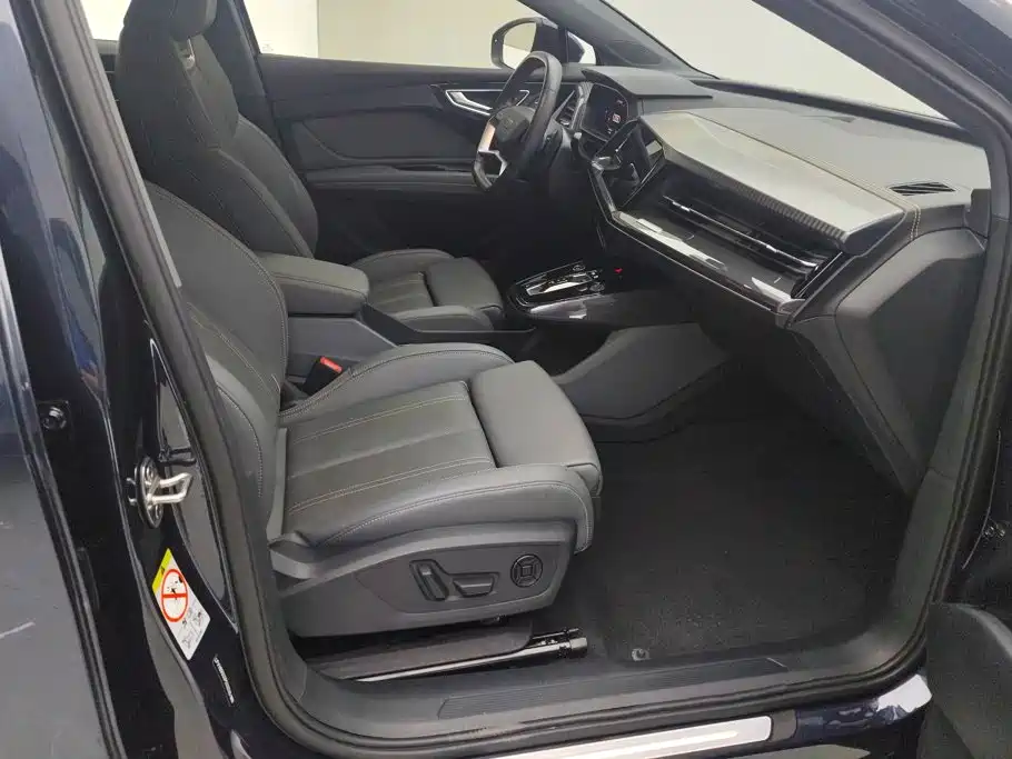 Audi Q4 e-tron — миниатюра 8