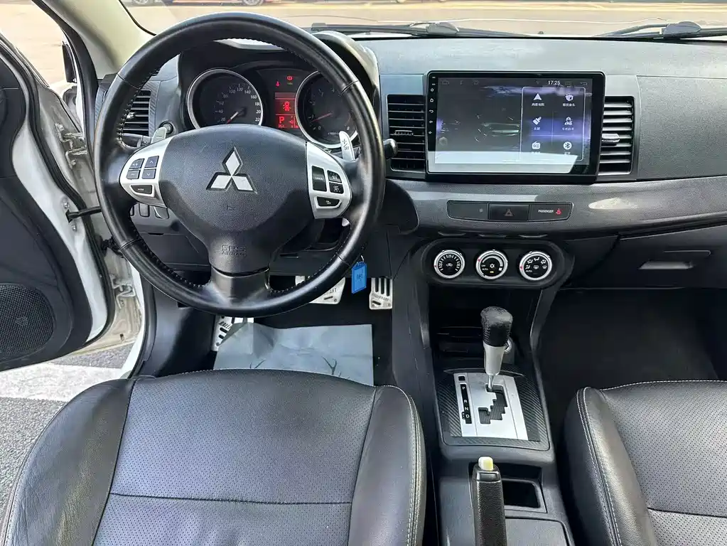 Mitsubishi Lancer EX — миниатюра 11