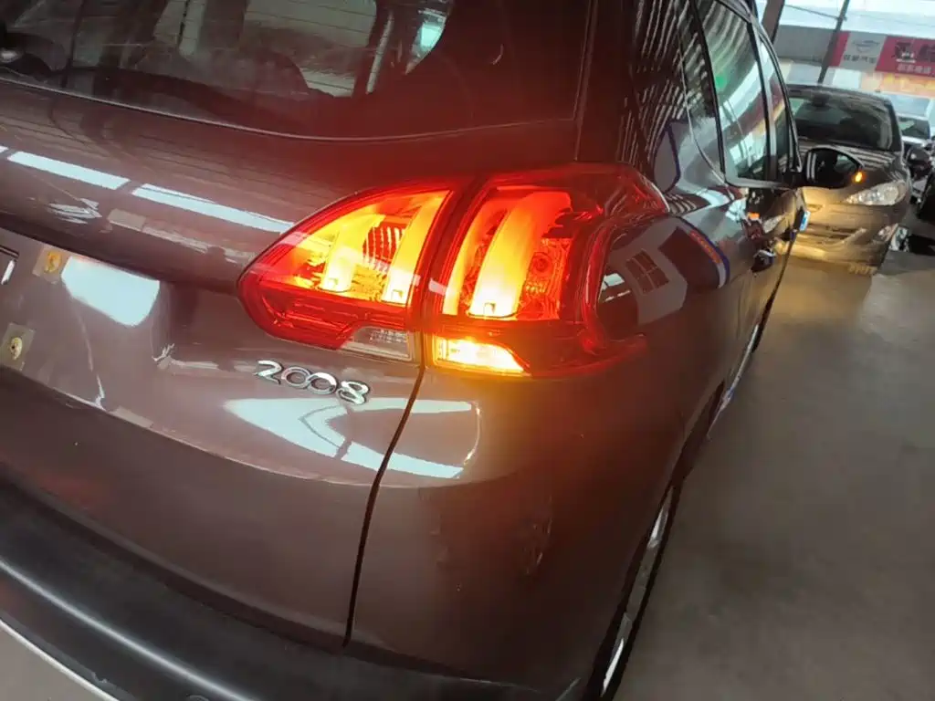 Peugeot 2008 — миниатюра 8