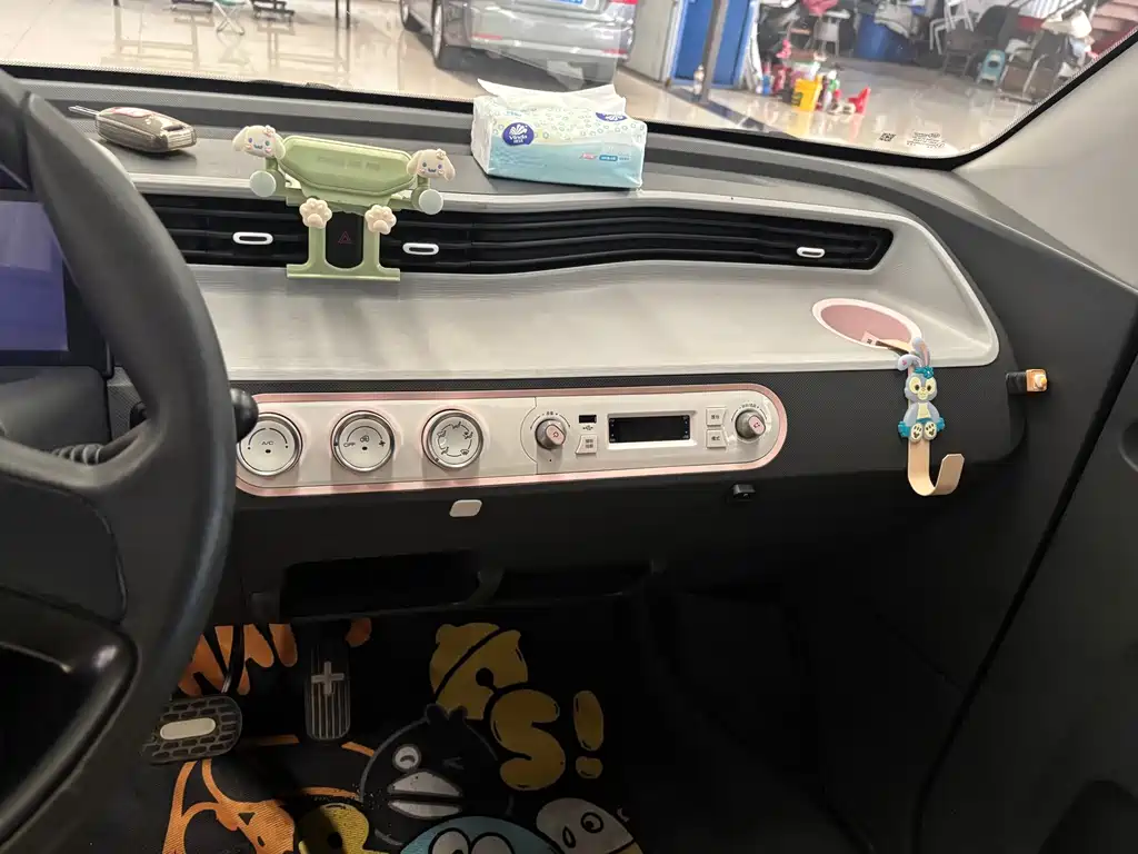 Wuling MINIEV — миниатюра 6